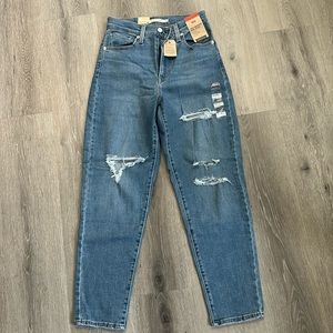 Women’s levi mom jean